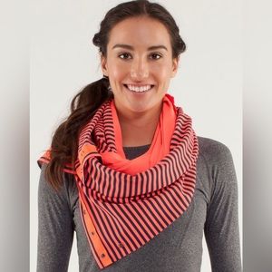 Lululemon Vinyasa Scarf classic stripe